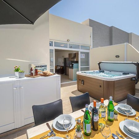 Summer Breeze Penthouse With Private Hot Tub & Terrace With Panoramic Views, By Getawaysmalta المليحة المظهر الخارجي الصورة