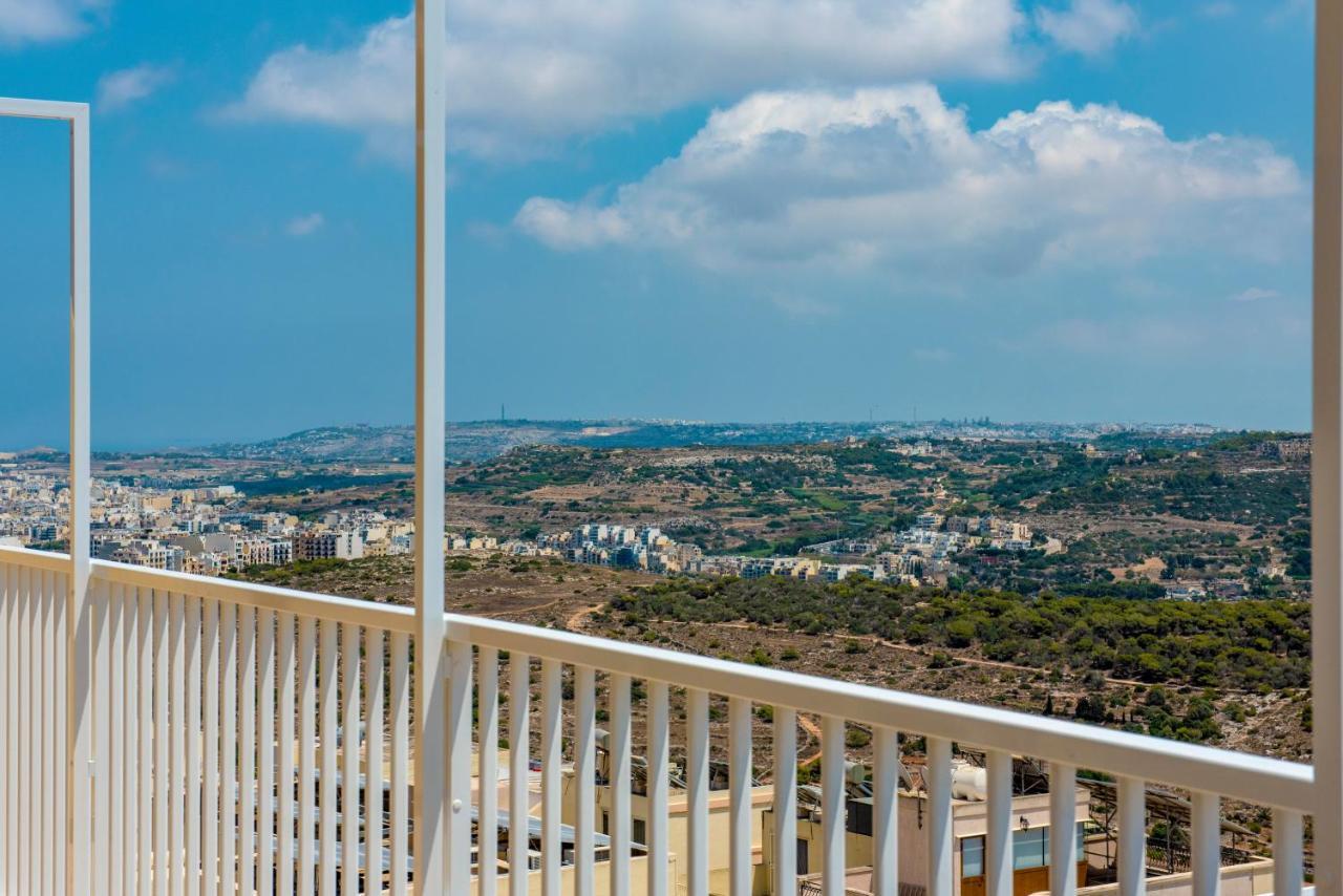 Summer Breeze Penthouse With Private Hot Tub & Terrace With Panoramic Views, By Getawaysmalta المليحة المظهر الخارجي الصورة