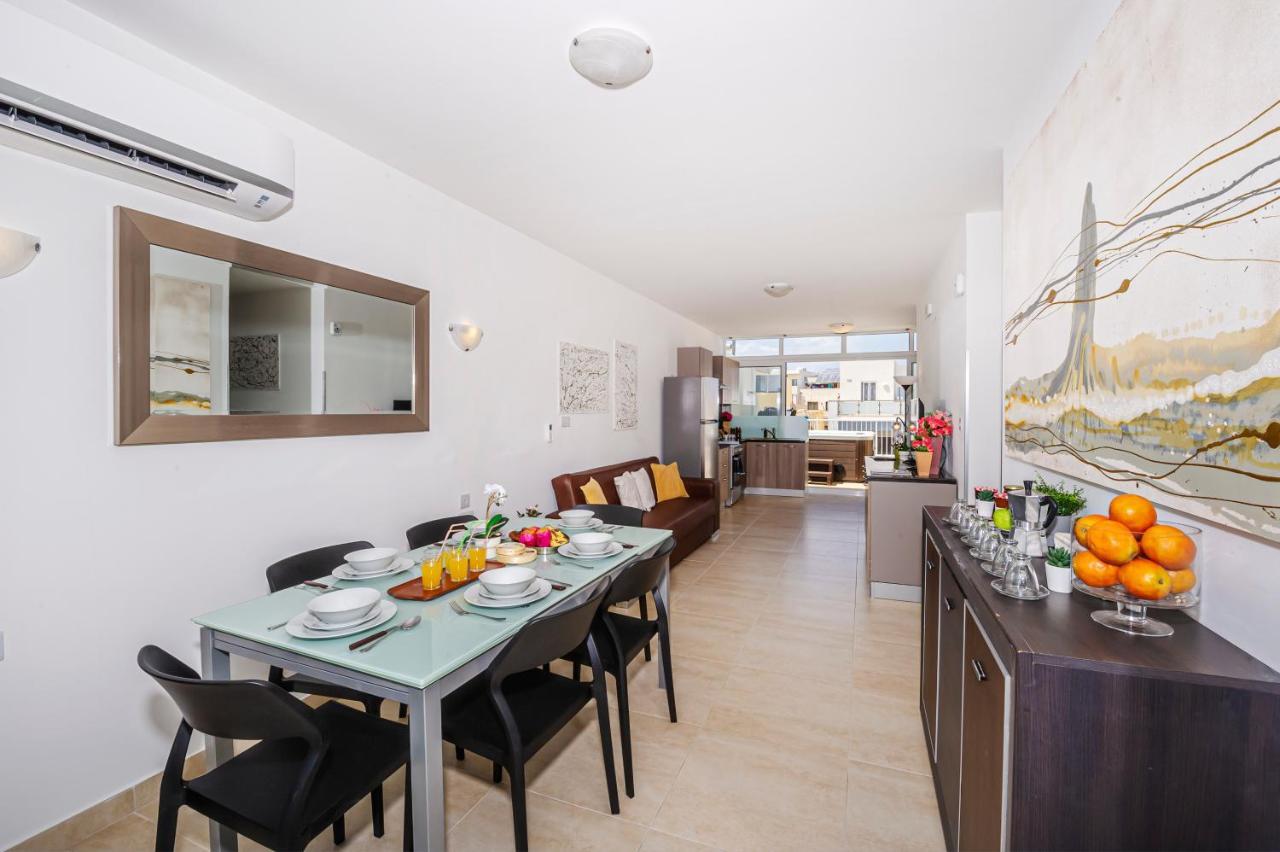 Summer Breeze Penthouse With Private Hot Tub & Terrace With Panoramic Views, By Getawaysmalta المليحة المظهر الخارجي الصورة