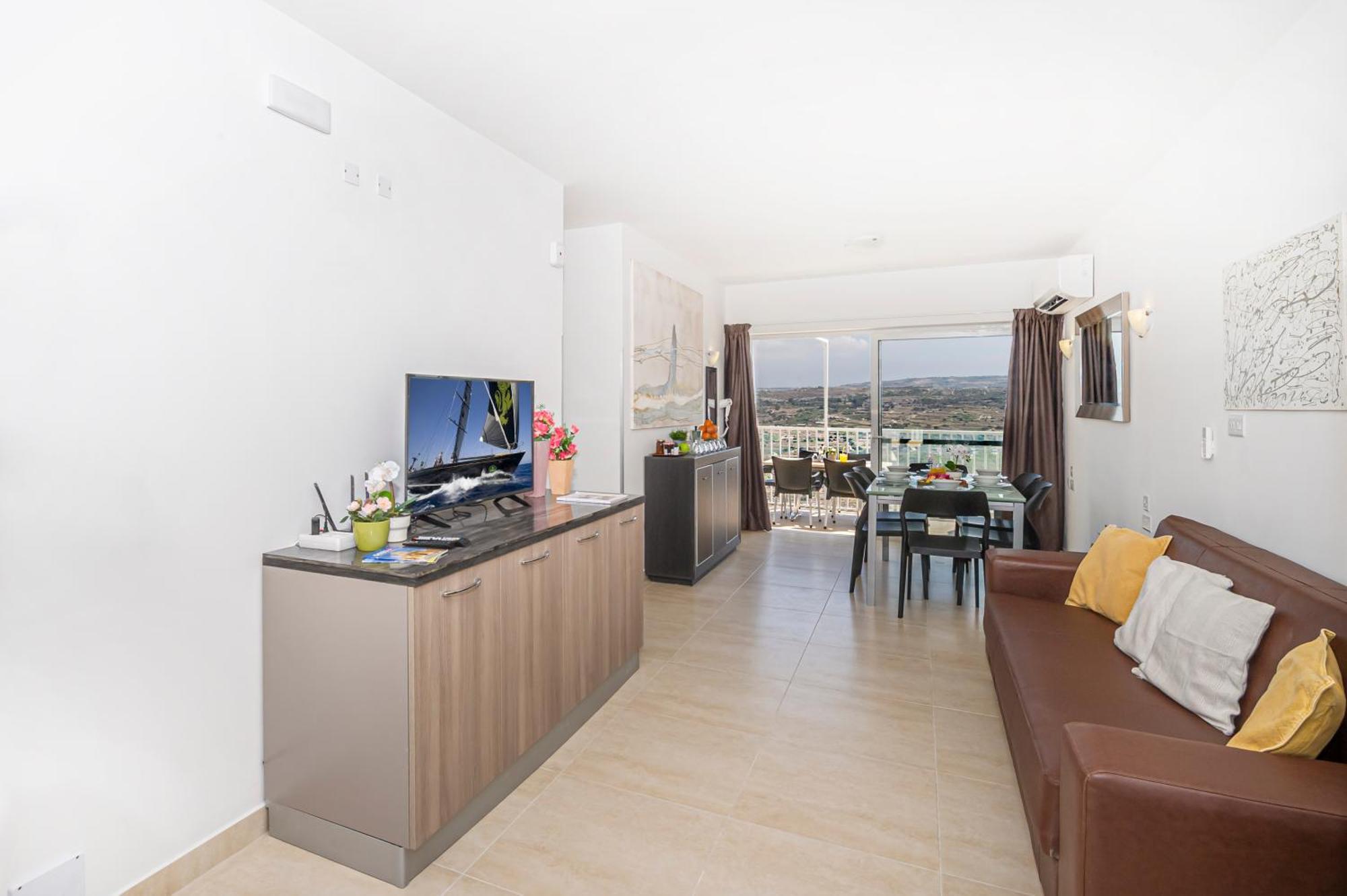Summer Breeze Penthouse With Private Hot Tub & Terrace With Panoramic Views, By Getawaysmalta المليحة المظهر الخارجي الصورة