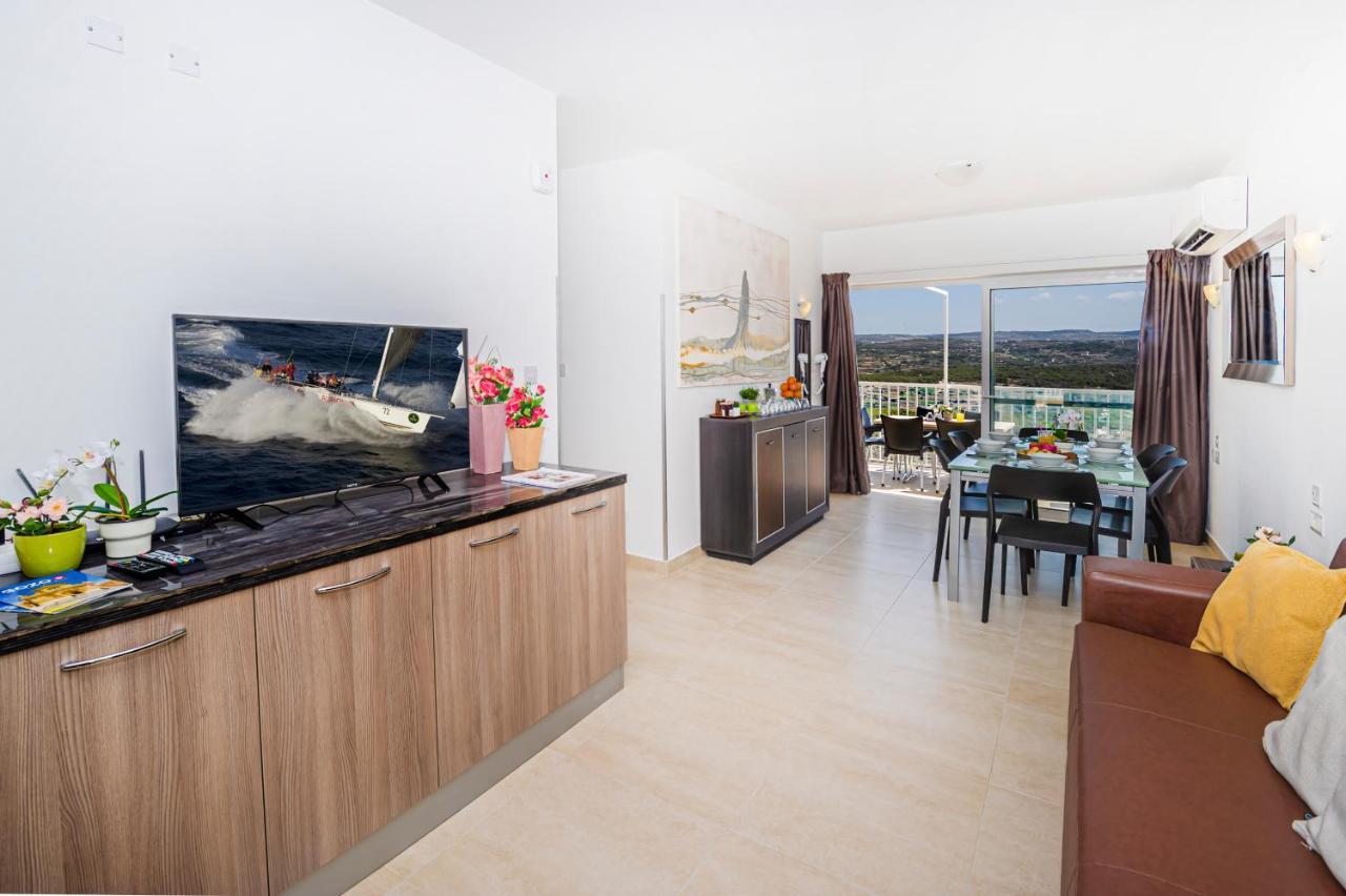 Summer Breeze Penthouse With Private Hot Tub & Terrace With Panoramic Views, By Getawaysmalta المليحة المظهر الخارجي الصورة