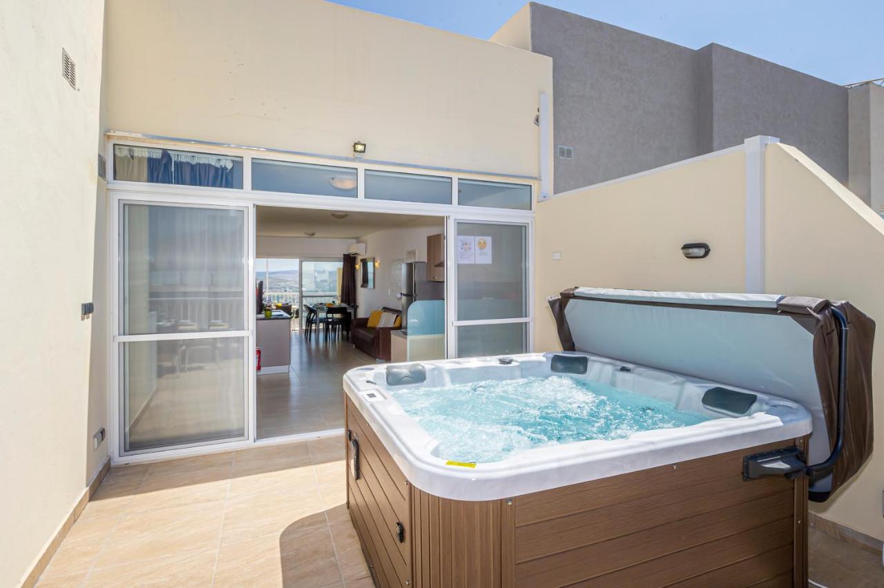 Summer Breeze Penthouse With Private Hot Tub & Terrace With Panoramic Views, By Getawaysmalta المليحة المظهر الخارجي الصورة